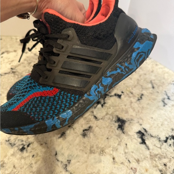 adidas Ultra Boost 5.0 DNA Black Legend Ink Turbo - Picture 1 of 9